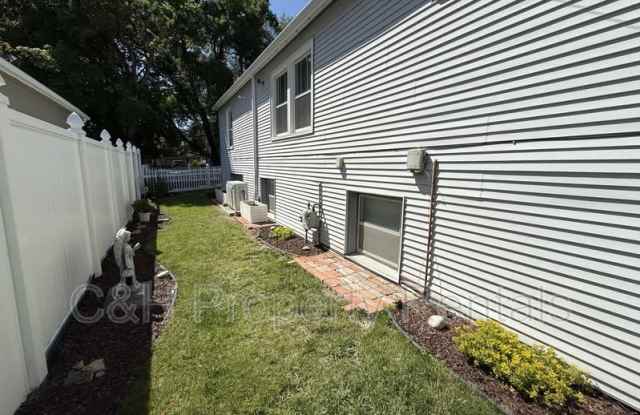 2423 Pine Street - 1 Gallery 4