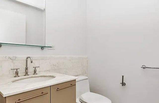49 East 34th Street Gallery 4