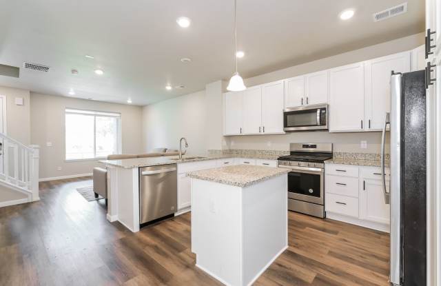 *$300 off first month's rent if lease is signed by 10/23/2026*  Beautiful 3 Bed, 2.5 Bath Townhome Gallery 1