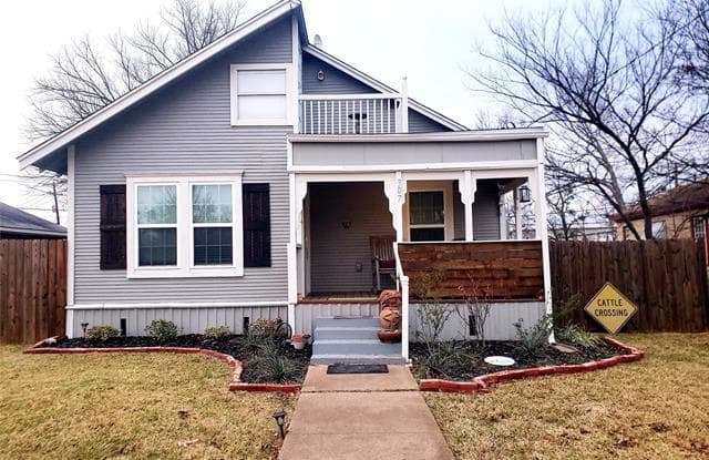 307 W 7th Street - 307 West 7th Street, Ferris, TX 75125