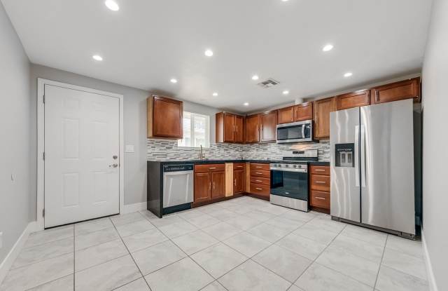 Move-In Ready Two-Bedroom with Modern Finishes & Stainless-Steel Appliances photos photos