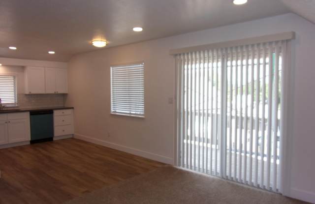 5280 E Diamond Drive Gallery 4