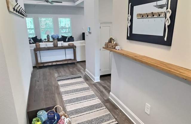 Like-new FULLY FURNISHED/TURN-KEY home in the St. Martin community of Ocean Springs, MS! Gallery 3