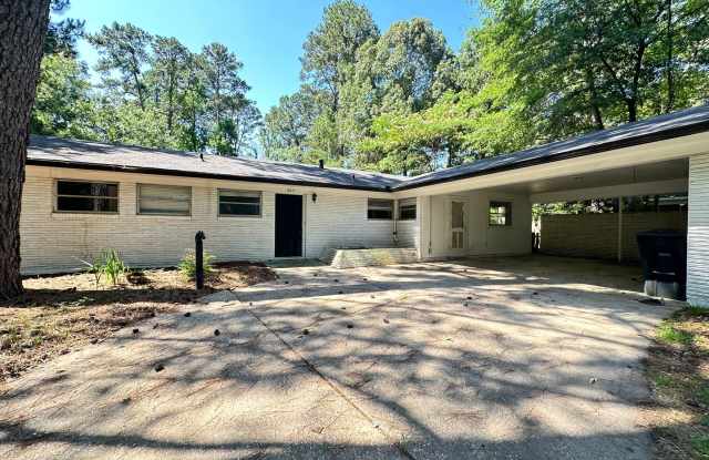 CHARMING REMODELED HOME IN SOUTHERN HILLS photos photos