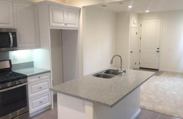 2525 Almeria Lane Gallery 3