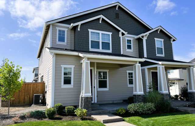 Modern Luxury Meets Convenience in Hillsboro photos photos