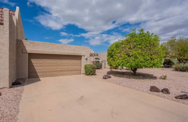 Views of Camelback! 2 Bedrooms / 2.5 Bath / 2 Car Garage photos photos