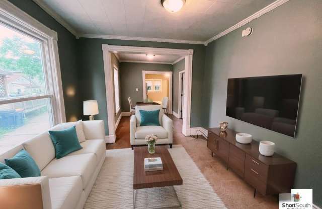 4 bed 2 bath Single Family Home photos photos