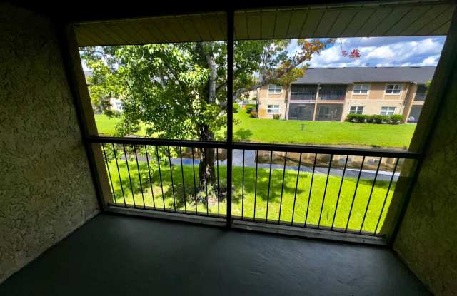 2 Bedroom 2 Bath Hawthorne Village Condo near FL Mall! Gallery 3