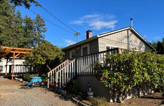 2 Bed 2 Bath House with Breathtaking View of the Water photos photos