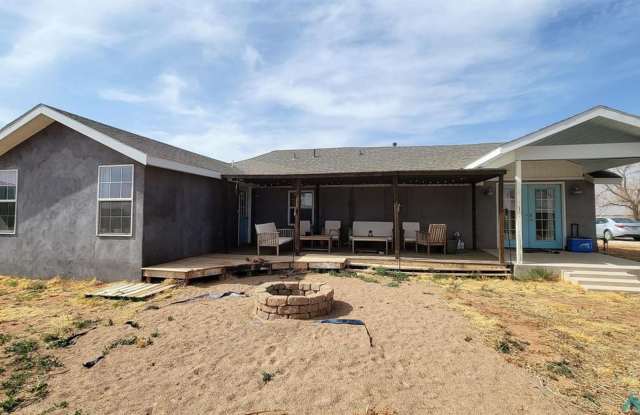 Beautiful 3 Bed House - Horses Allowed!! photos photos