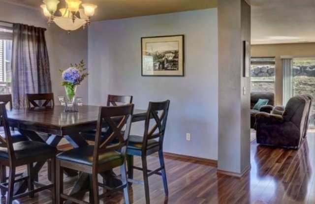 2453 SW Siskin Circle Gallery 3