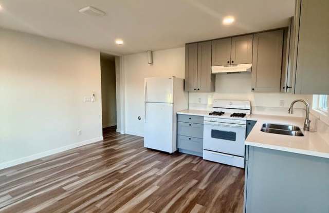 Beautiful 2 Bedroom. Must See! Gallery 4