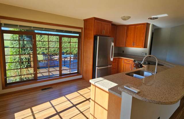 Beautiful and spacious 55+ unit in Bow Gallery 1