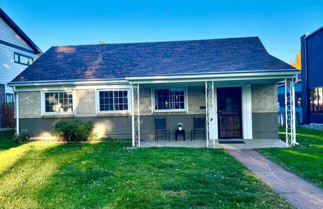 $500 Off First Month! Updated 2-Bed by Sloan’s Lake – Huge Yard  New Floors!– Available Now!! photos photos