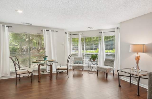 University Ridge Apartments Gallery 2