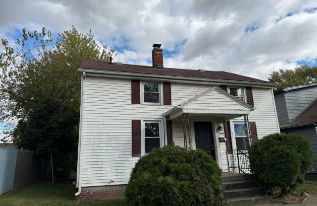 Spacious Four Bedroom - 2923 Winter St - 2923 Winter Street, Fort Wayne, IN 46806