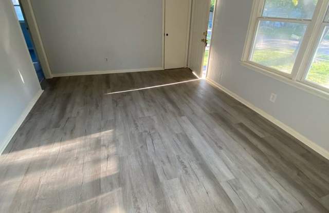 3 Bed 1 Bath Home in Northgate Neighborhood Gallery 3