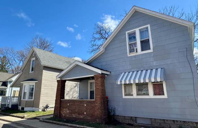 44 Vandine NE- Midtown! Water included. Washer/dryer hook up. photos photos