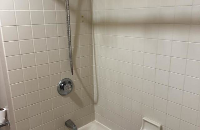 34 Sumner Ave. Apt. #215 - 34 Sumner Avenue, Springfield, MA 01108