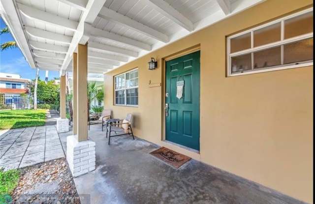 805 NE 17th Ave photos photos