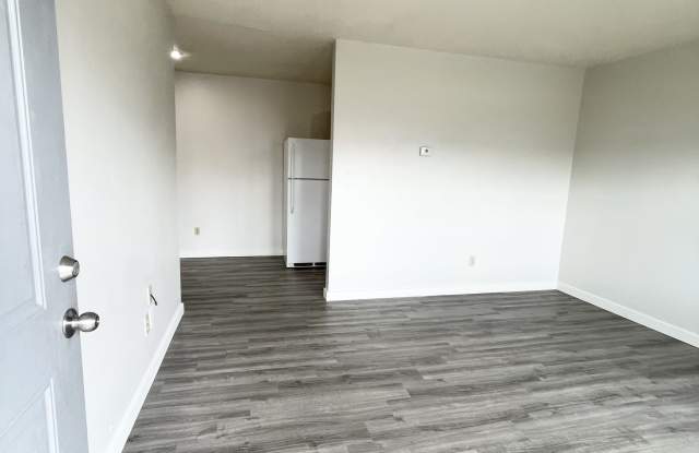 1740 Shawnee Drive - A Gallery 1