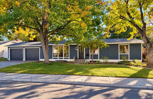 688 Mark Avenue Gallery 1