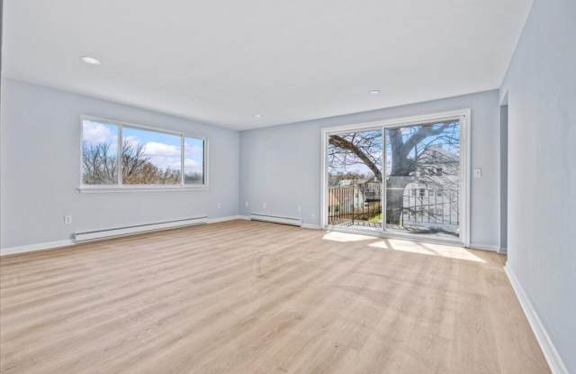 98 Carlton Street unit: 101 photos photos 98 Carlton Street unit: 101 photos photos