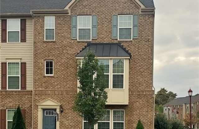 301 Courage Lane - 301 Courage Lane, Fernway, PA 16066