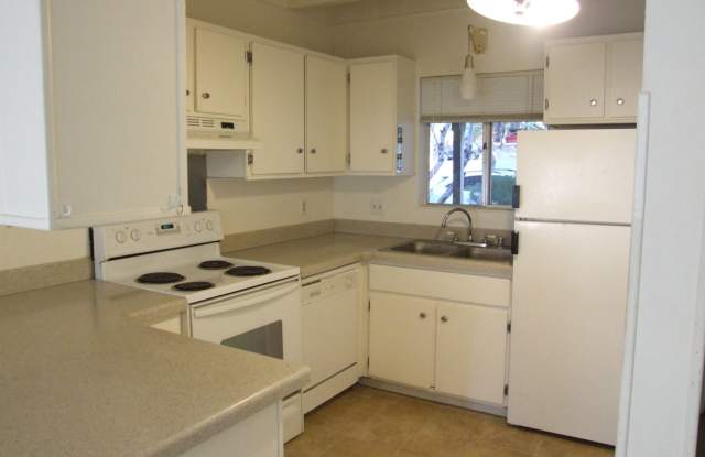 2 Bedroom in Central Incline (IM21) photos photos