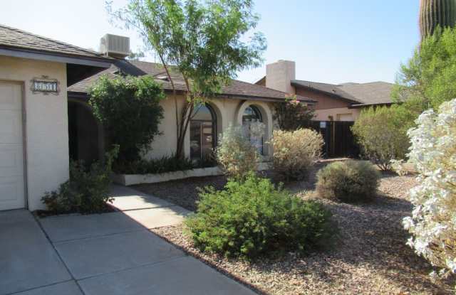 Spacious 4 Bedroom Home in Convenient Mesa Location! photos photos