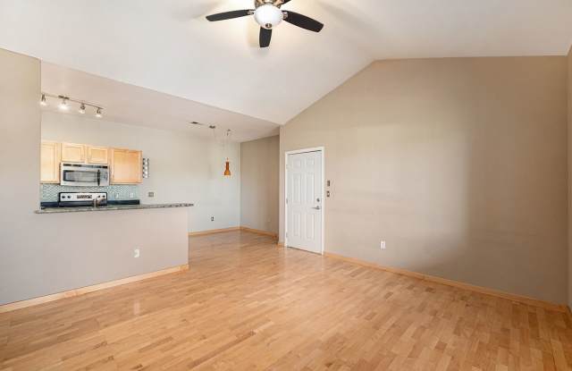 3 bed | 2 bath | Garage | Private Deck | Available Now! Gallery 4