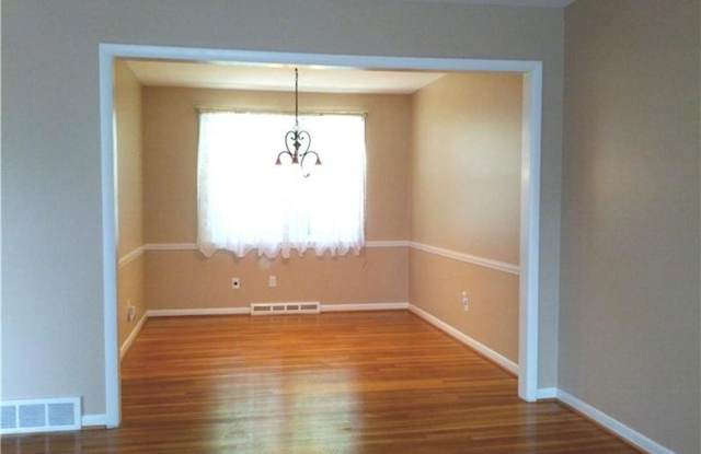 2509 WOODVIEW DR Gallery 2