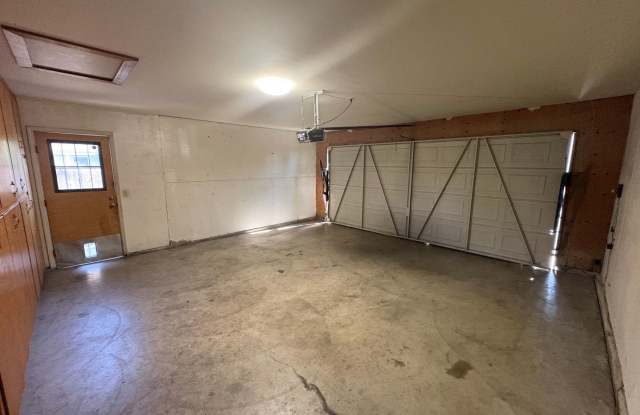 Nice Home on a Corner Lot Available Now! Gallery 4