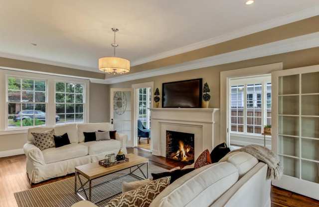 3019 Herschel Street - 1 Gallery 2