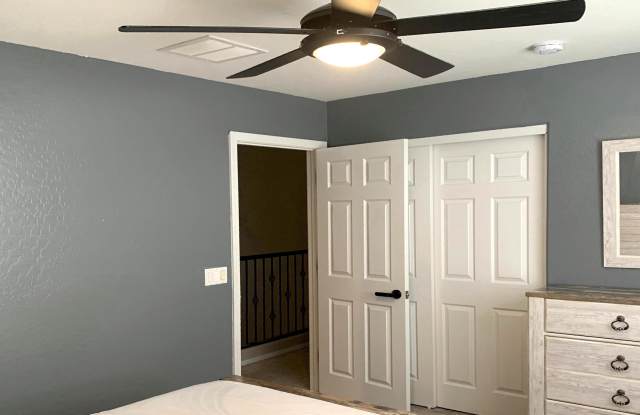 15046 W Sells Dr Gallery 3