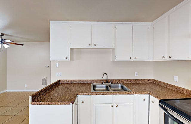 4966 Auburn Dr Apt 2 Gallery 3
