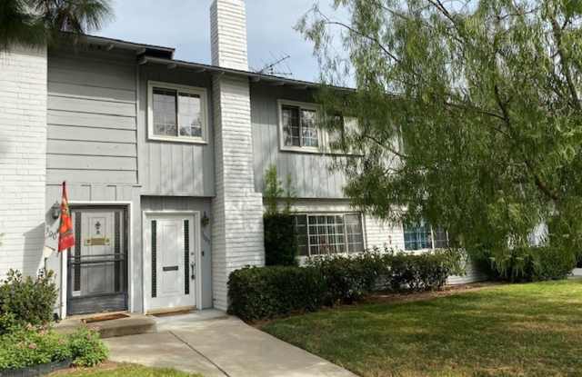 FULLERTON TOWNHOUSE NEAR CSUF AVAILABLE MID-AUGUST***TAKING APPLICATIONS*** photos photos