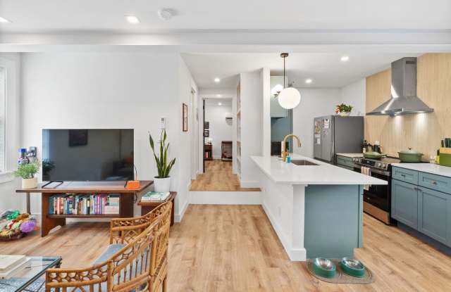 2808 Jefferson Gallery 2