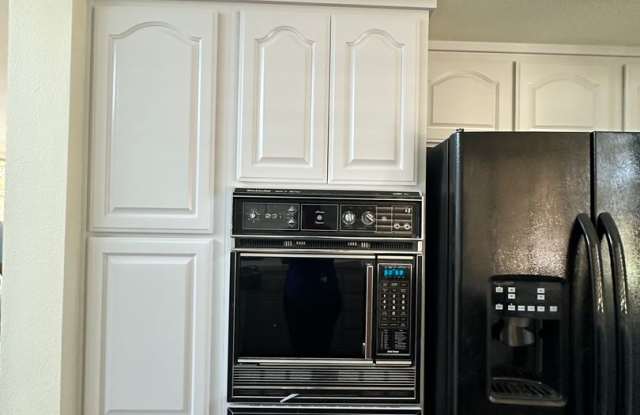 3 Bedroom Condo Located in the Woodbridge Community photos photos