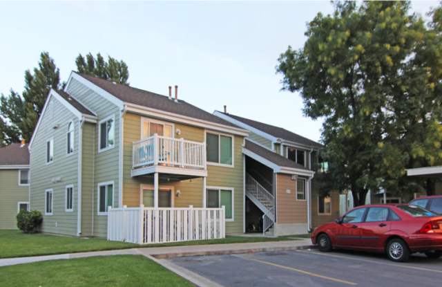 Country Crossing - 684 West 800 North, Clinton, UT 84015