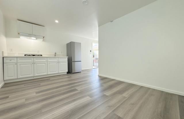 1-Bedroom ADU – Modern Comfort  Prime Location photos photos