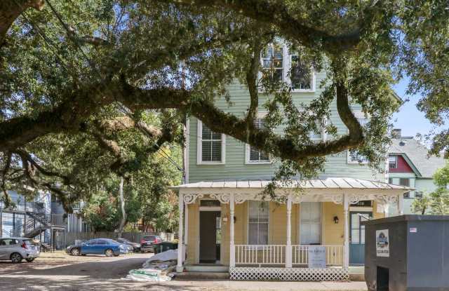 Restored Victorian Duplex | 3BR/2BA in Downtown Savannah Near Forsyth Park photos photos Restored Victorian Duplex | 3BR/2BA in Downtown Savannah Near Forsyth Park photos photos