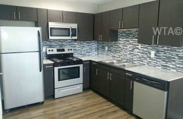 935 W. SILVERSANDS Gallery 4