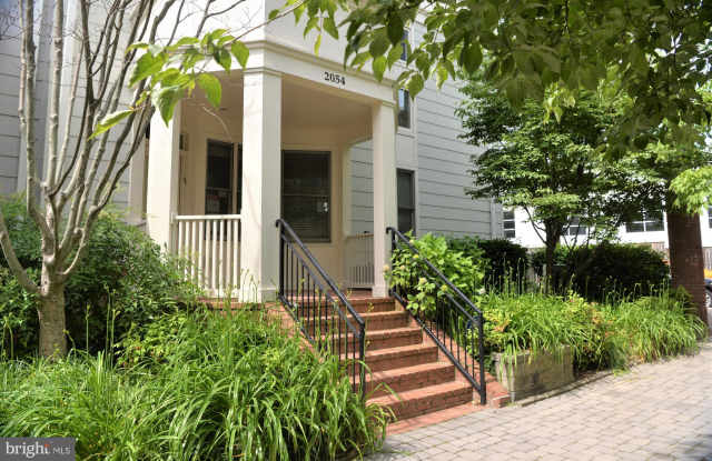 2054 N OAKLAND STREET - 2054 North Oakland Street, Arlington, VA 22207