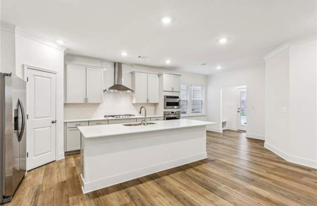 313 Fraley Dr photos photos