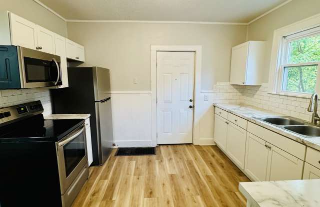 423 Leonard St Ne - 423 Leonard Street Northeast, Grand Rapids, MI 49503