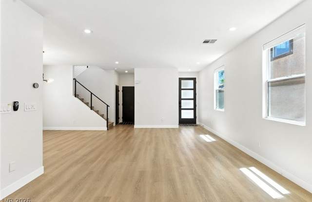 917 Lord Crewe Street Gallery 3
