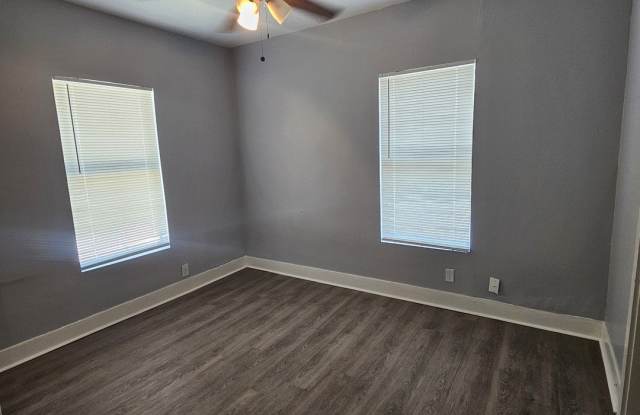 950 BAILEY AVE photos photos