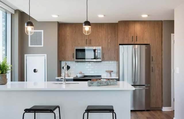 21 Christopher Columbus Dr photos photos